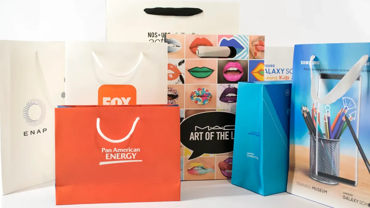 Packaging, bolsas y sellos: trabajo realizado por PDE Estudio Gráfico (1)